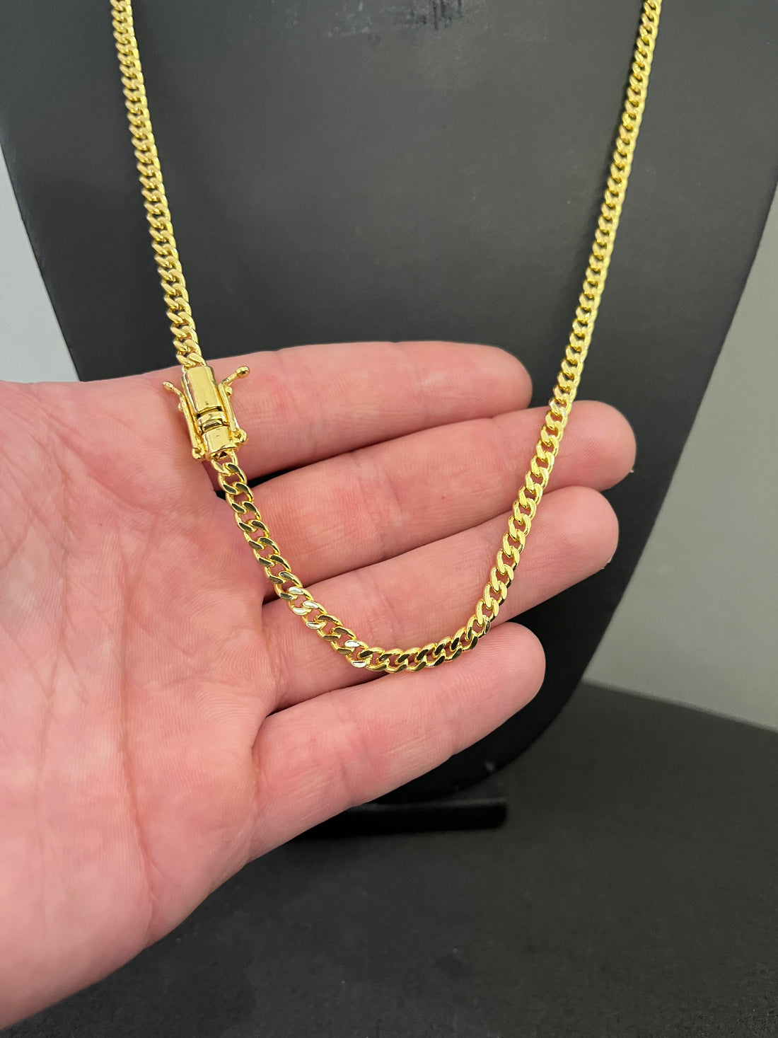 Corrente Pitbull 4mm - 70cm - Fecho gaveta - Banhado a ouro 18k