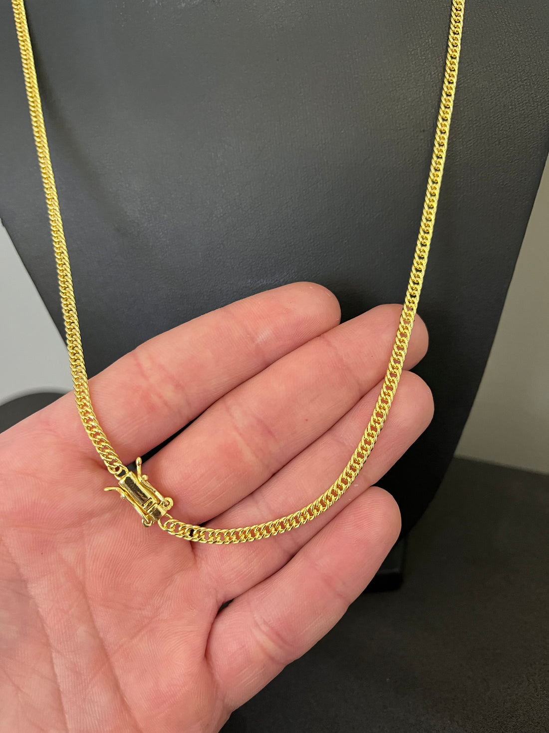 Corrente Grummet 3mm - 70cm - Fecho gaveta - Banhado a ouro 18k