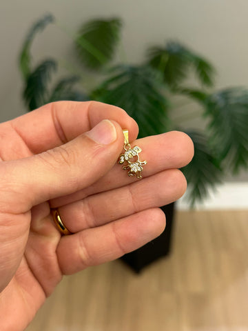PINGENTE MENINA - BANHADO A OURO 18K