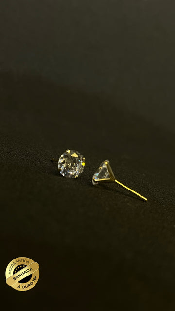 Brinco pedra de Zircônia circular 8mm - Banhado a ouro 18k