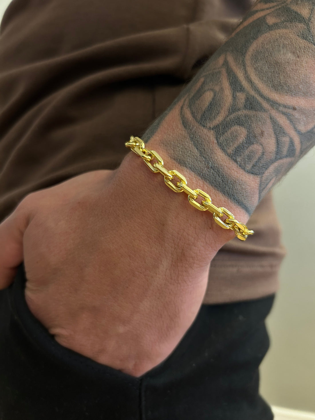 Pulseira Cadeado de Quina 6mm - Fecho gaveta - Banhado a ouro 18k