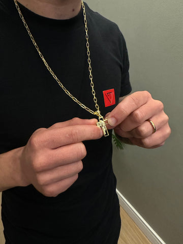 CORRENTE TIJOLINHO 4MM - 70CM + PINGENTE ROSTO DE CRISTO NA CRUZ VAZADA - BANHADO A OURO 18K