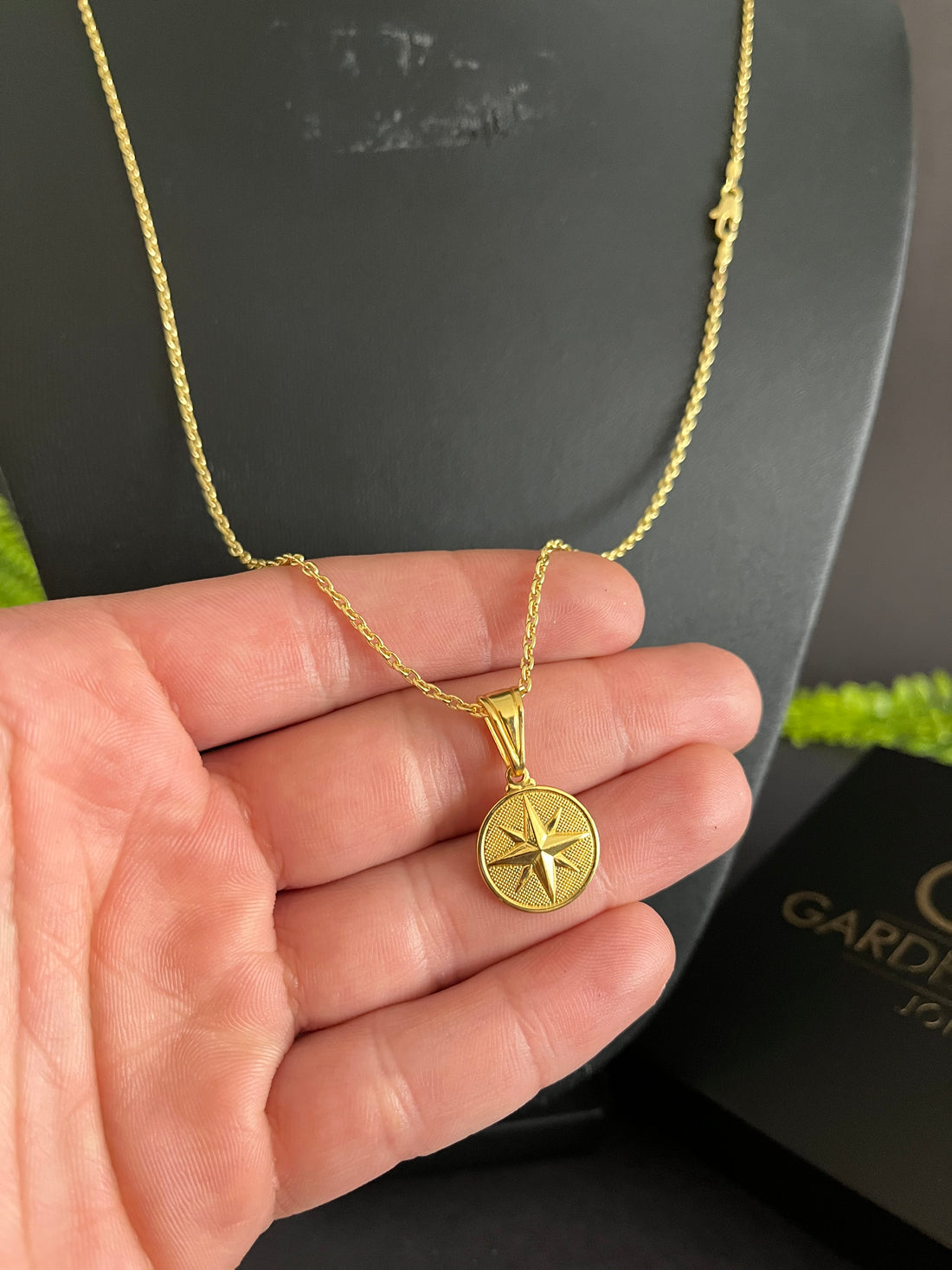 Corrente Cadeado de quina 1mm + Rosa dos ventos MINI - Banhado a ouro 18k