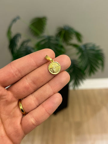 PINGENTE FÉ REDONDO PEQUENO - BANHADO A OURO 18K