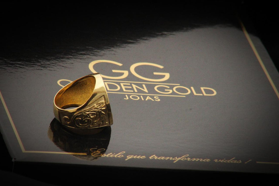 Anel Personalizado com Letra 10 Pedras Cravejadas + Detalhes laterais