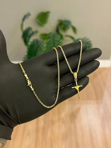 CORRENTE CADEADO 1,5MM + PINGENTE CRUZ ENROLADA PEQUENO - BANHADO A OURO 18K