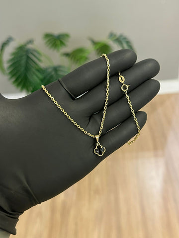 CORRRENTE CADEADO 2MM - 45CM + PINGENTE TREVO PRETO PEQUENO - BANHADO A OURO 18K
