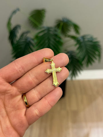 PINGENTE CRUZ DETALHADA - BANHADO A OURO 18K
