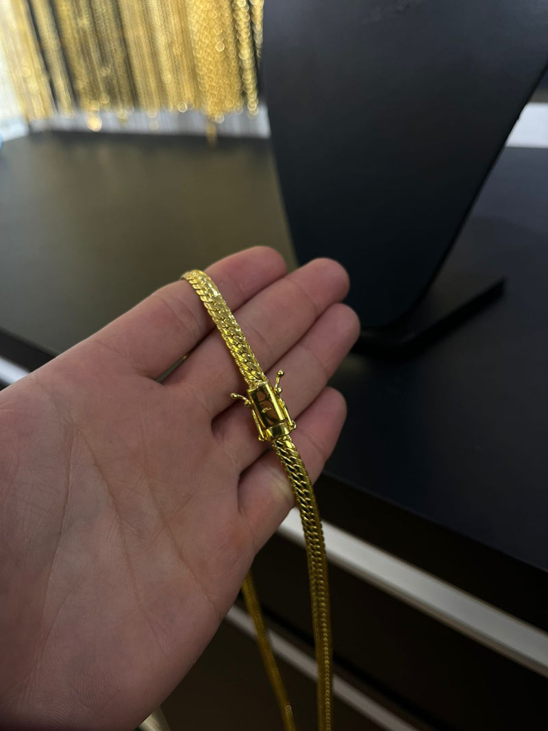 CORRENTE FLAT CUBANO 6MM - 70CM (FECHO GAVETA) - BANHADO A OURO 18K