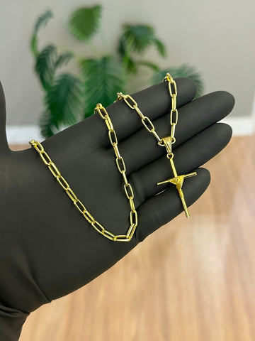 CORRENTE TIJOLINHO MEIA CANA 4MM + PINGENTE CRUZ ENROLADA MÉDIO - BANHADO A OURO 18K