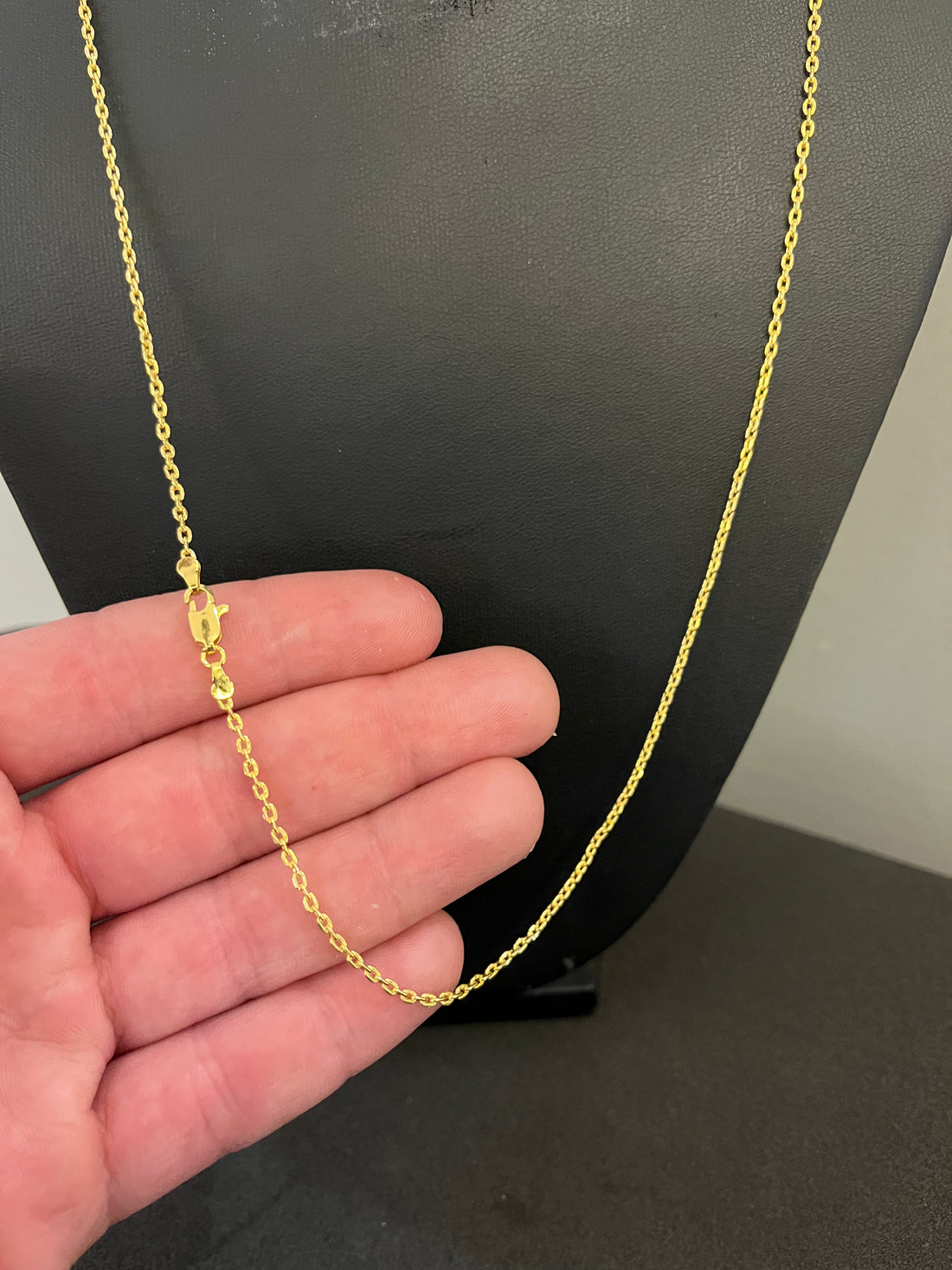 Corrente Cadeado de Quina 1mm - 70 cm - Fecho tradicional - Banhado a ouro 18k